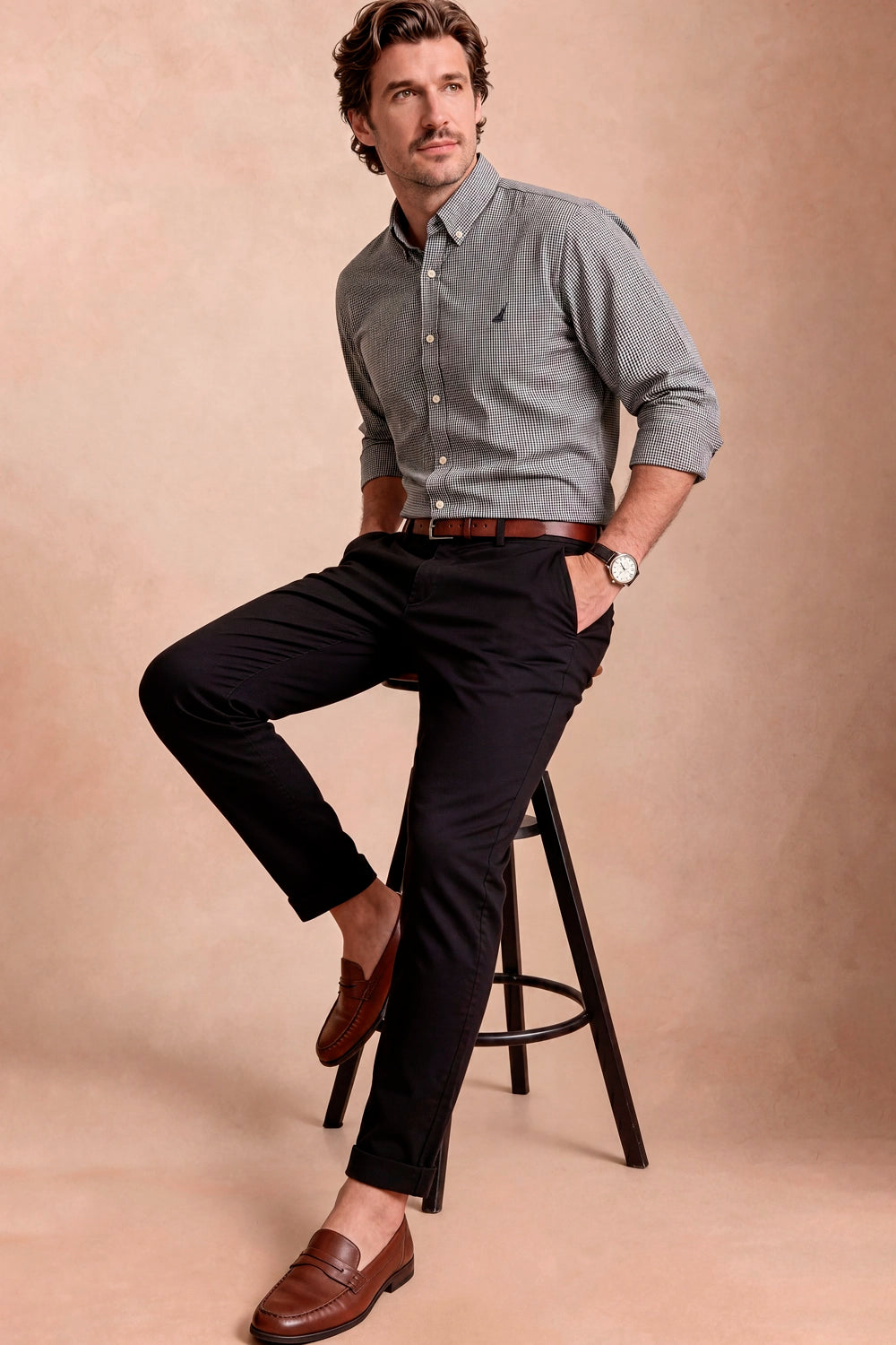 Camisa slim fit para hombre Ref. 111359P04 con cuello francés botón up, manga larga y tela ligera Termoblend de fácil planchado.