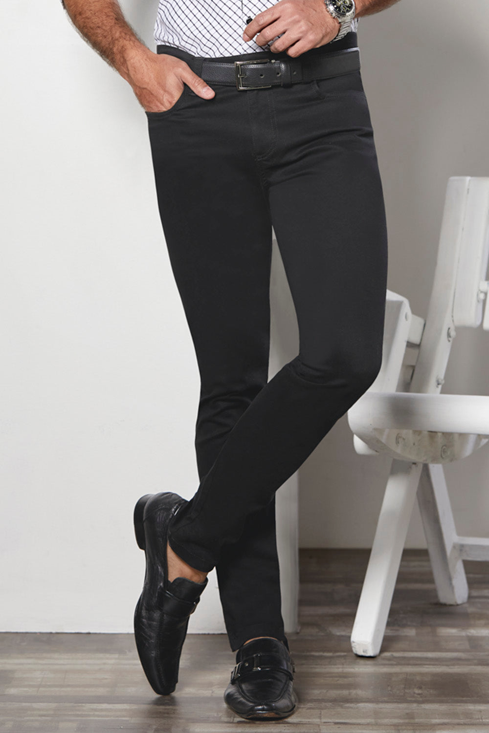 Pantalón drill stretch para hombre con ajuste cómodo y diseño versátil